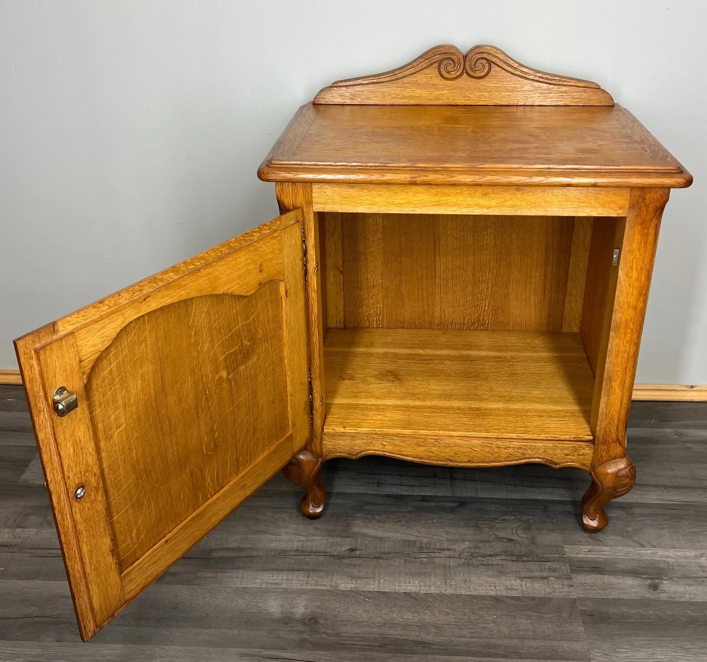 Pair of Bedside Tables Vintage French Louis Oak Cabinets Nightstands LOT 3519