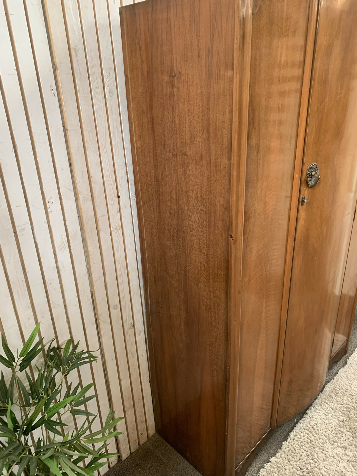 Mid Century B&E Furniture Figured Walnut 1 Door Wardrobe BS 1960
