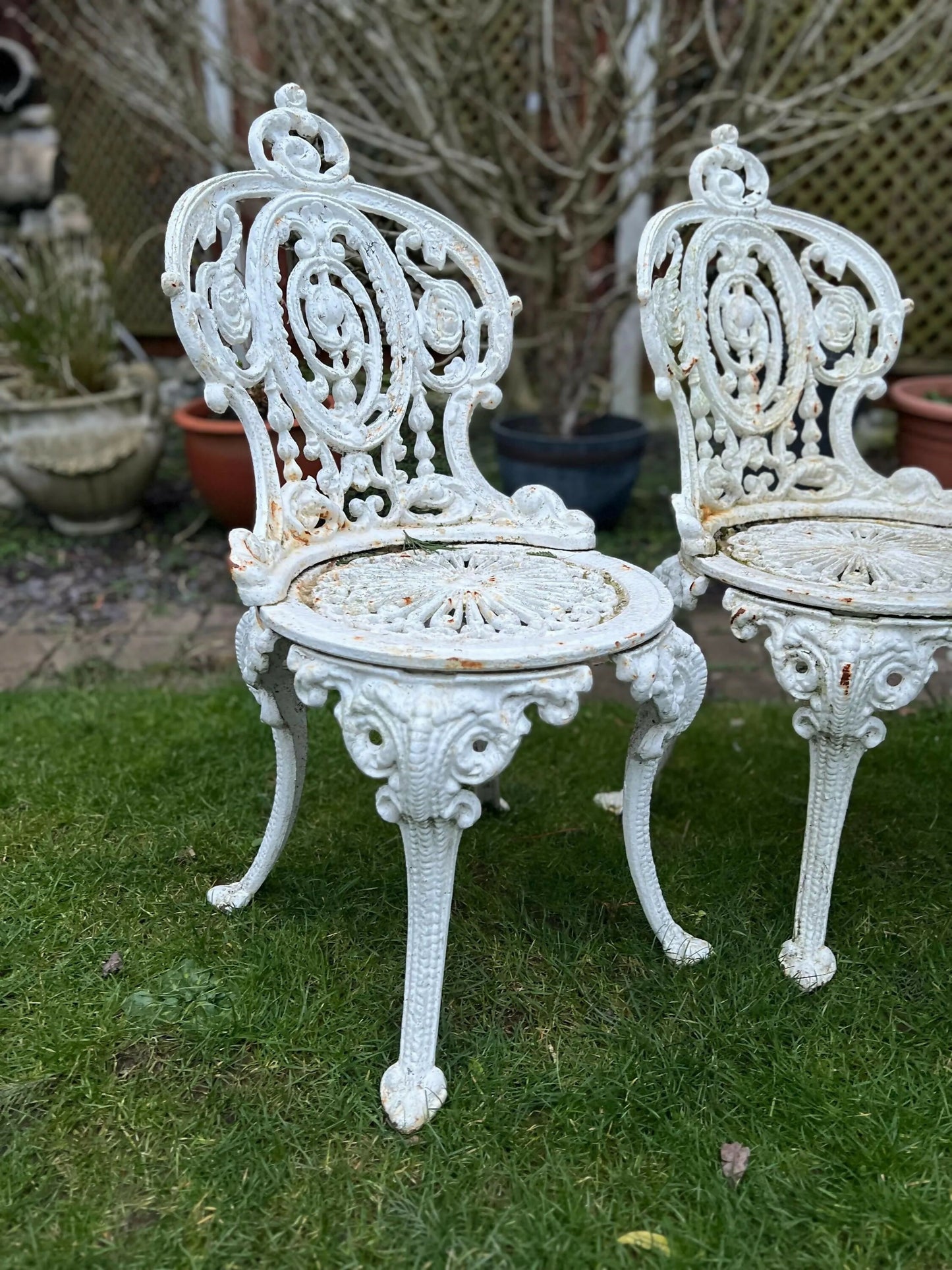 Victorian Crown Cast Iron Patio Set