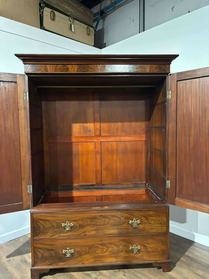 Victorian Mahogany Hanging Cupboard / Wardrobe