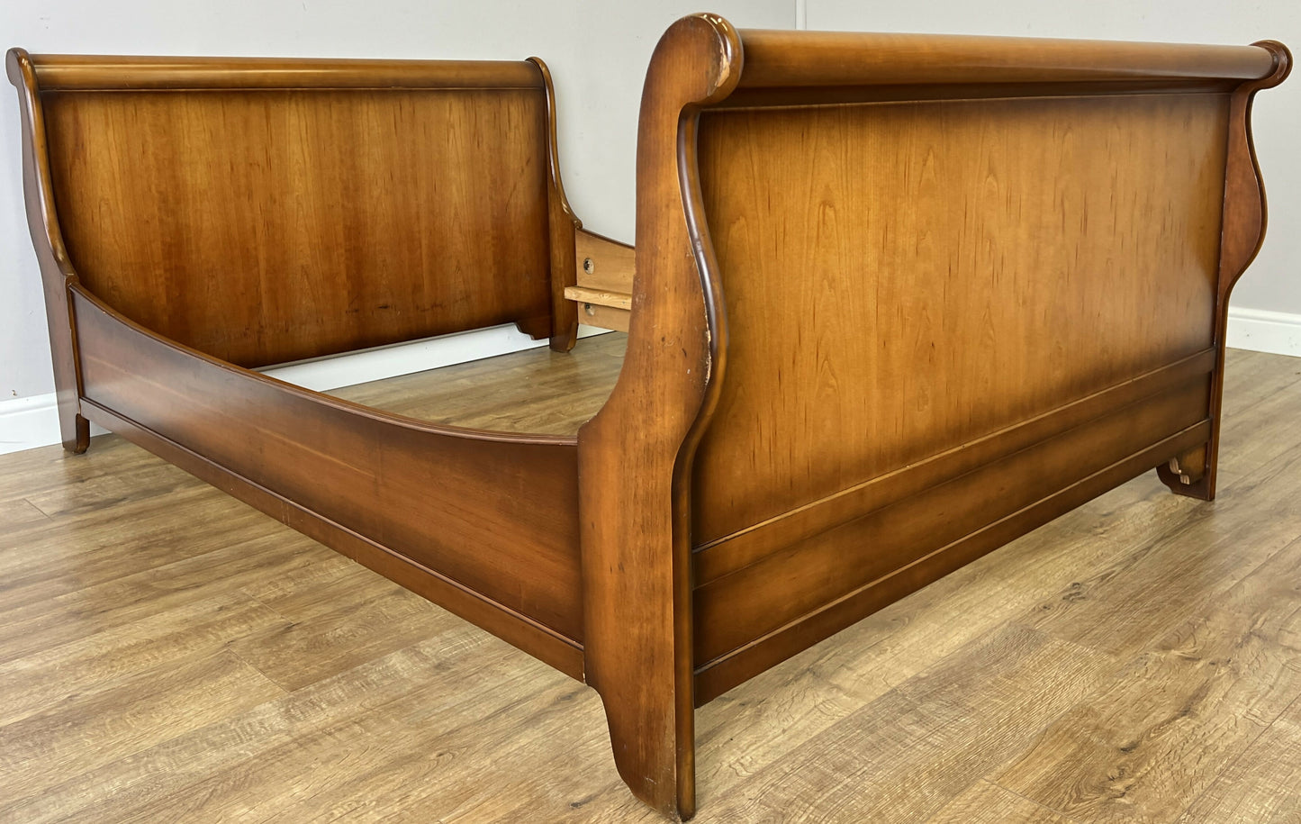 Bed Vintage French Style Sleigh Double Bed Frame Carved Headboard LOT 6411