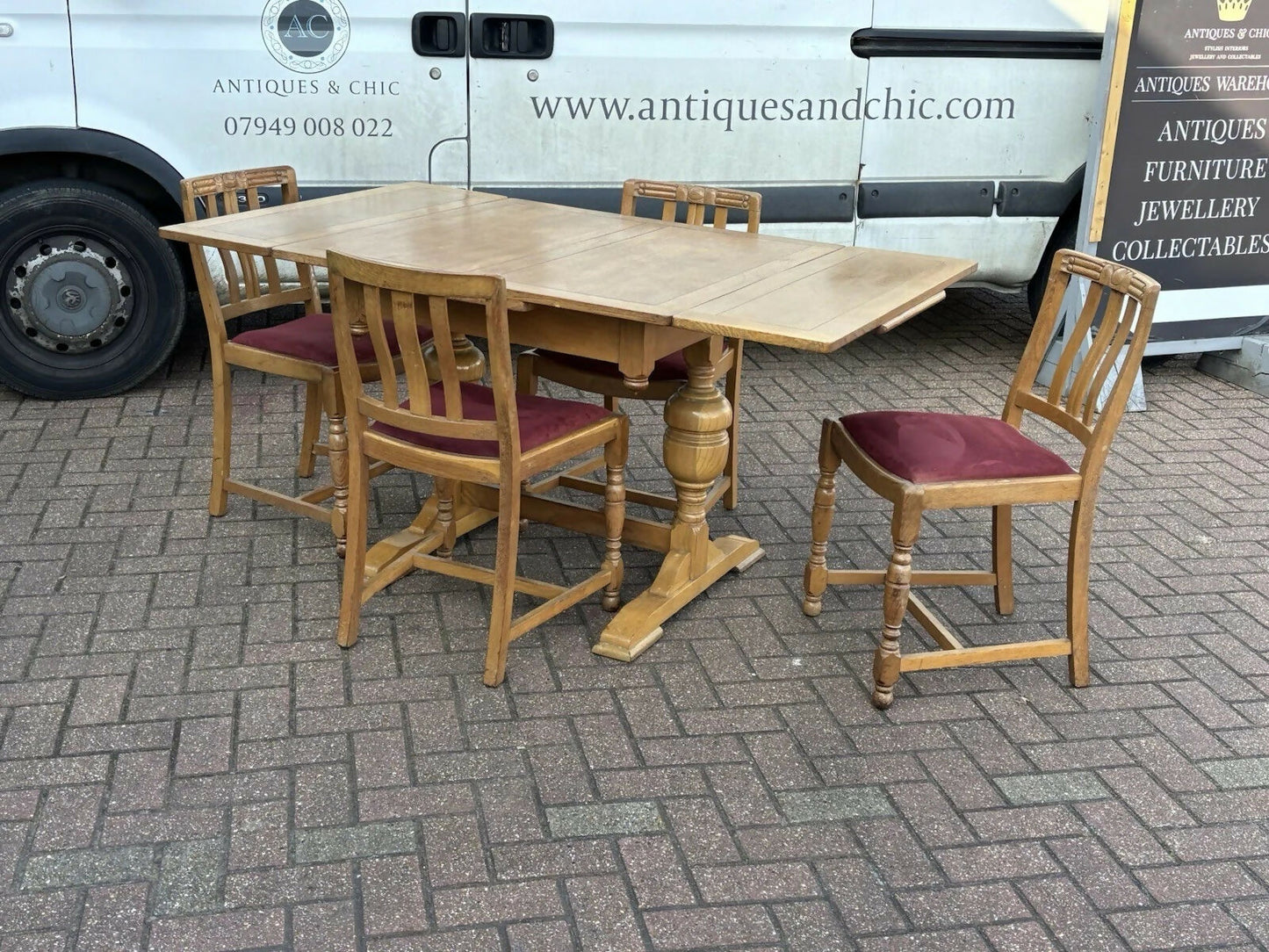 1930’s Extending Vintage Light Oak Draw Leaf Table & 4 Chairs