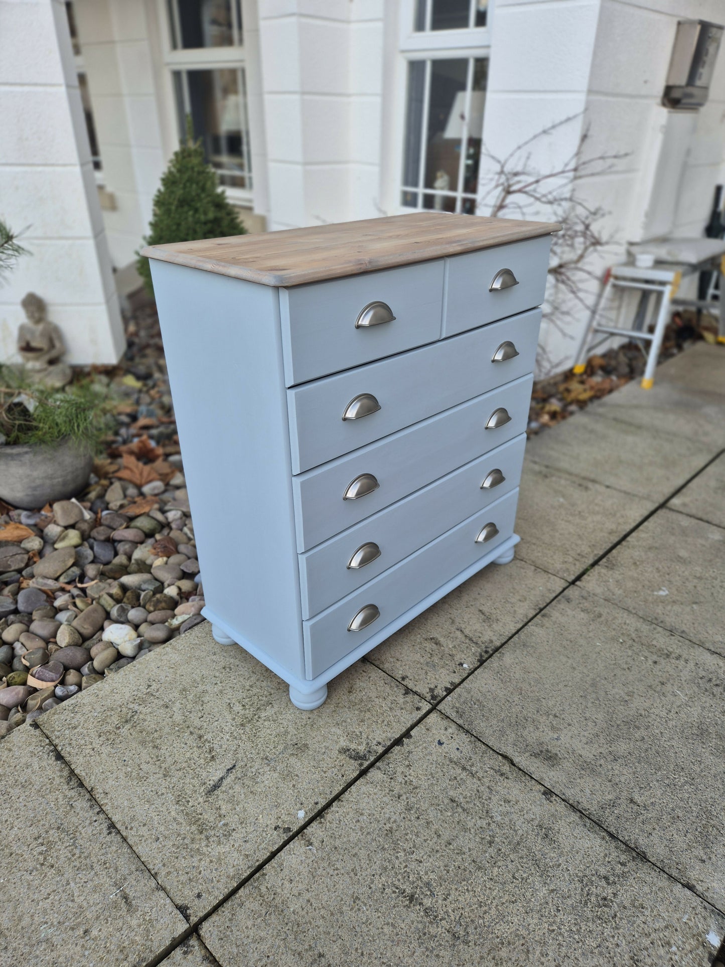 Beautiful chest of drawers