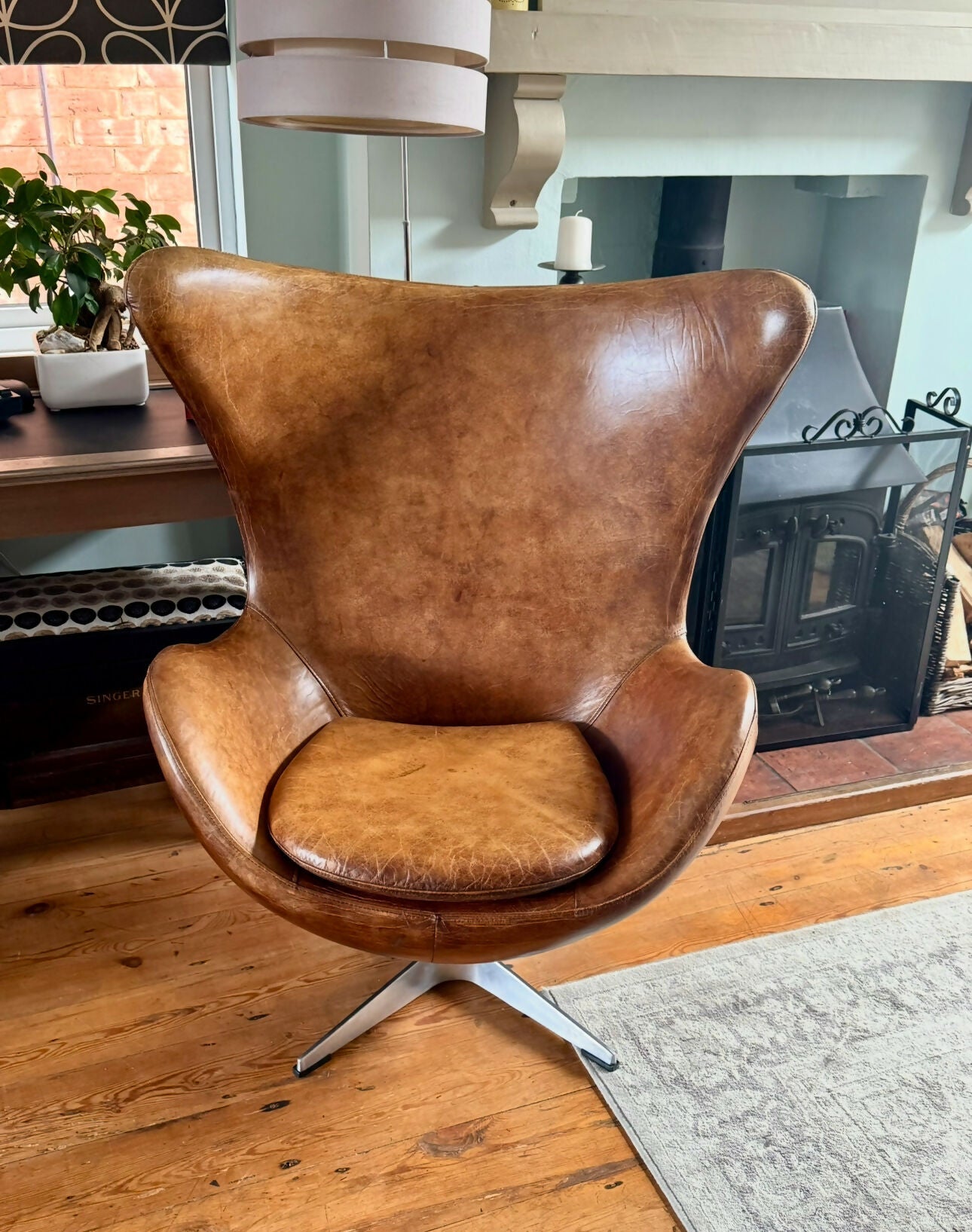 Stunning Leather St Anne Swivel-Club Chair