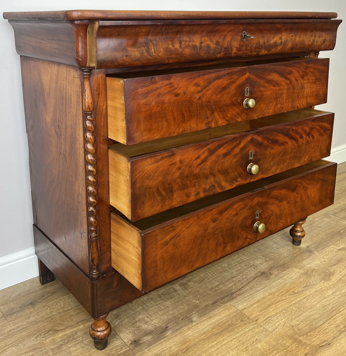Chest of Drawers Antique French Burr Walnut 4 Drawers Carved Cabinet LOT 6267