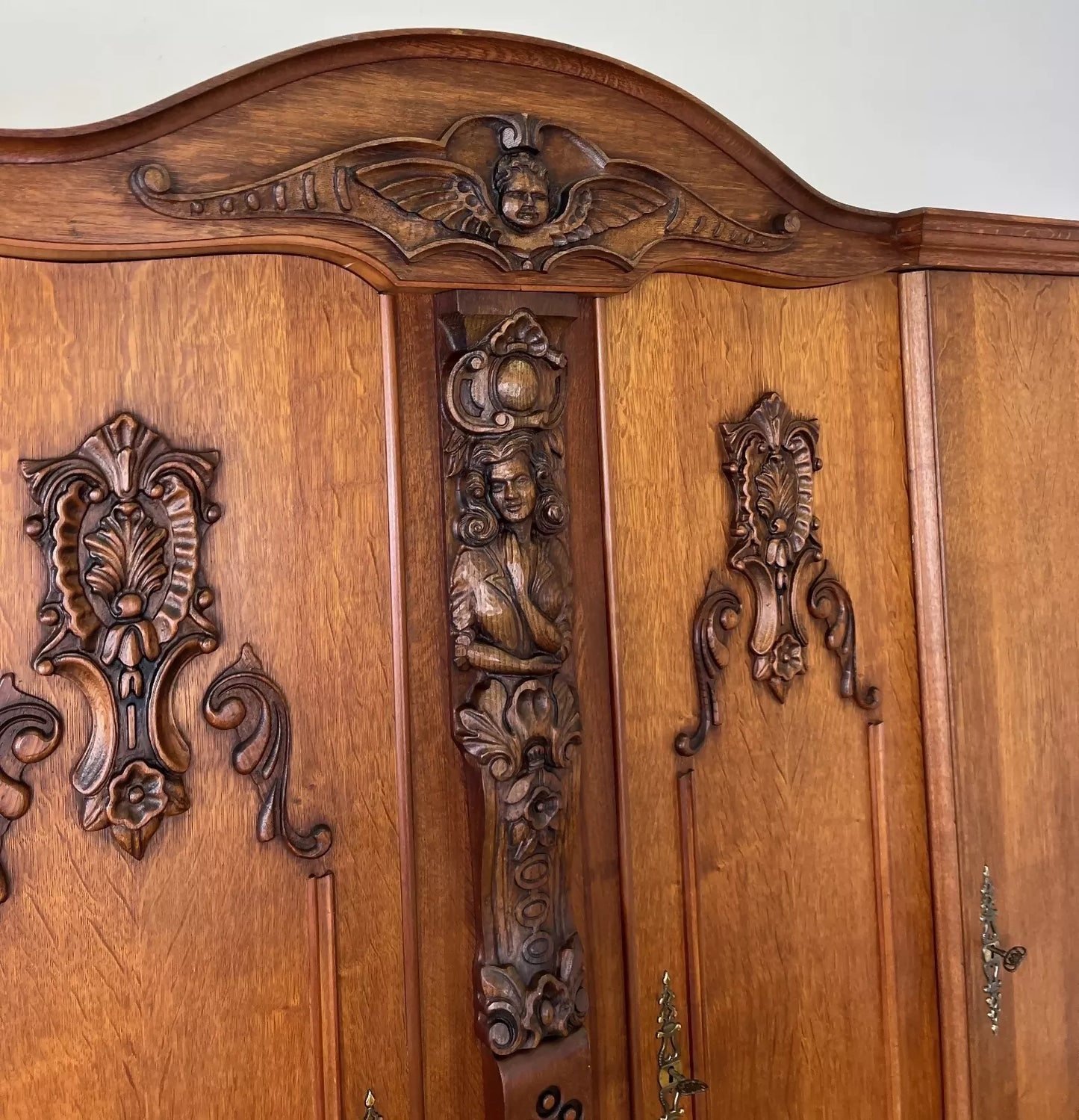 Wardrobe Vintage French Style Four Door Carved Armoire Cabinet LOT 6147