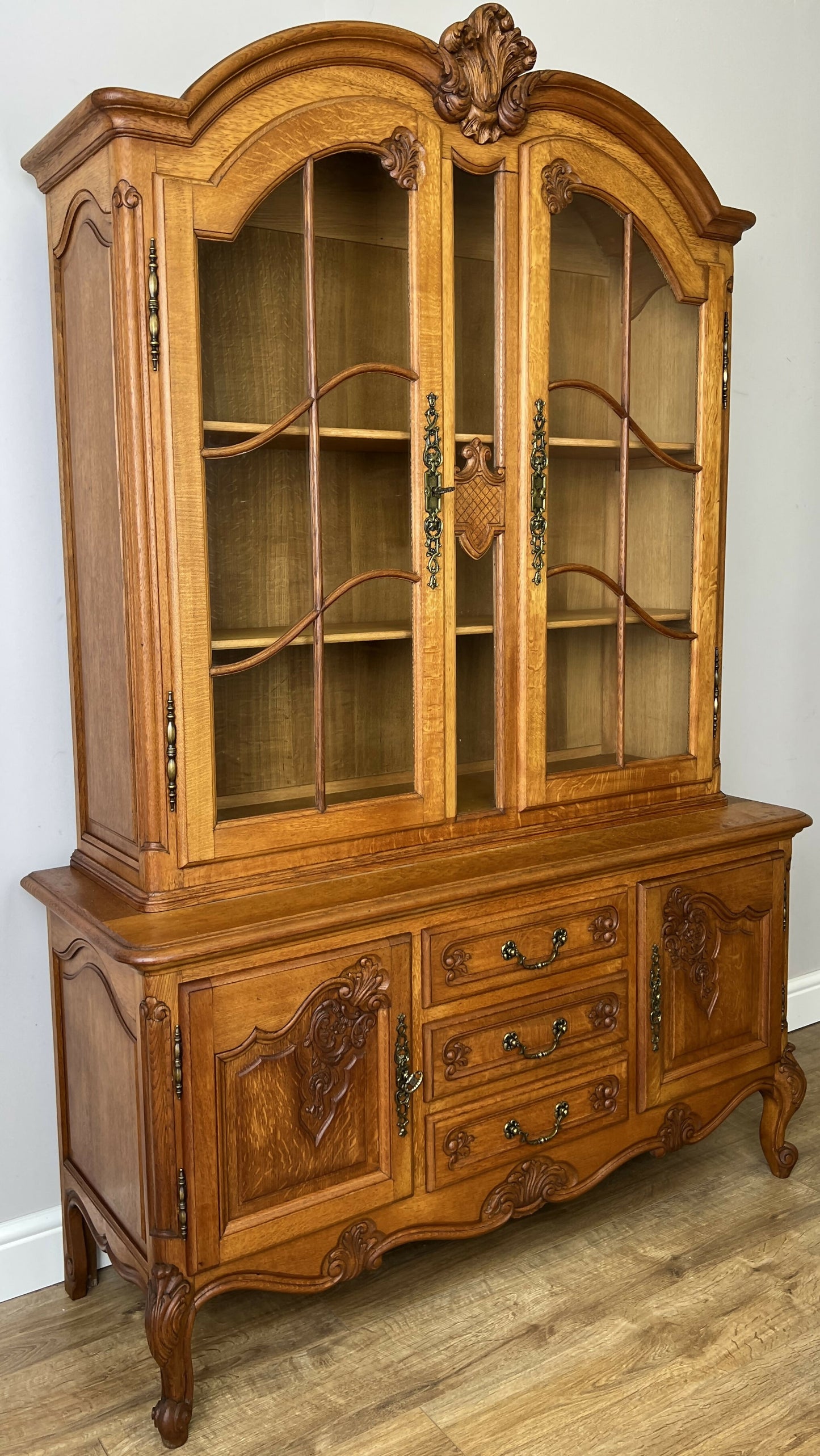 Bookcase Vintage French Louis XVI Oak Display Cabinet Carved Sideboard LOT 6285
