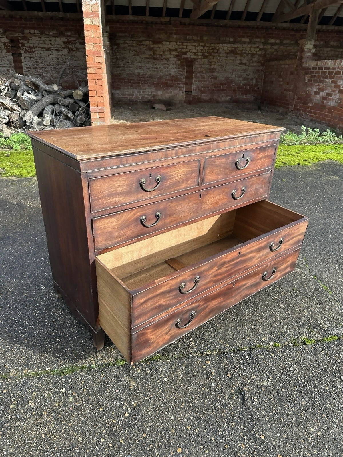 Vintage Georgian Mahogany Chest Of Drawers Complete With Large Linen Drawer