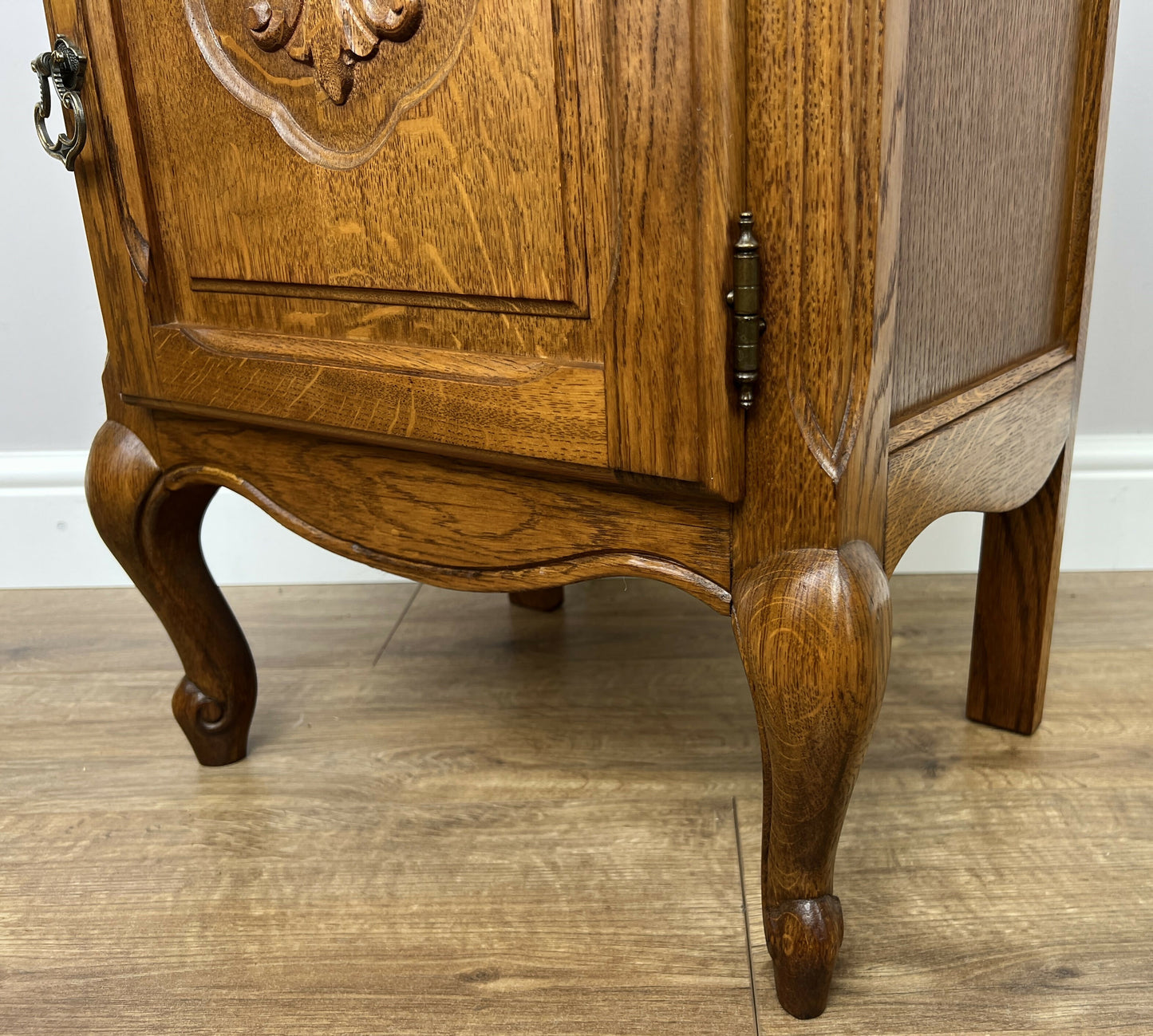 Bedside Table Vintage French Louis Style Oak Nightstand Carved Cabinet LOT 6300