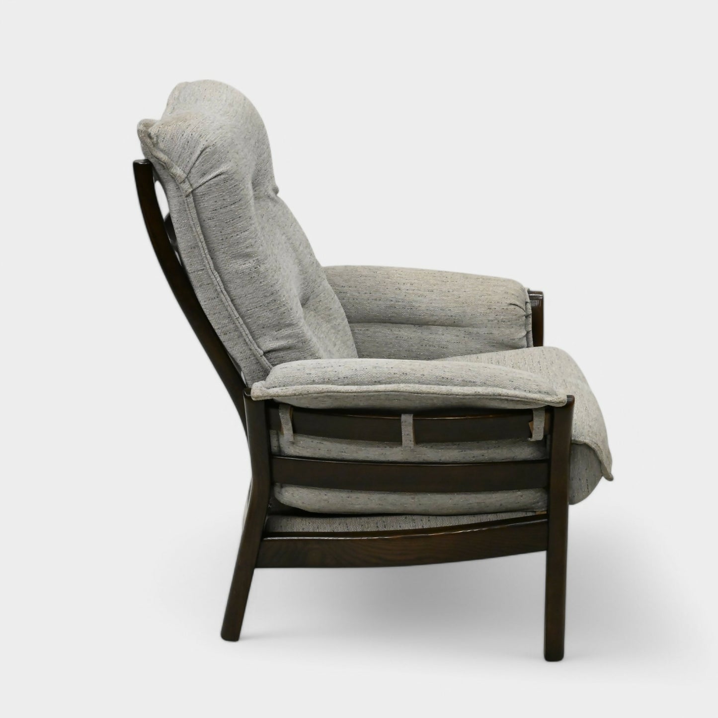 Ercol Saville Easy Chair Armchair Dark Finish Grey Upholstery FREE UK Delivery*. SBR10065/1202E