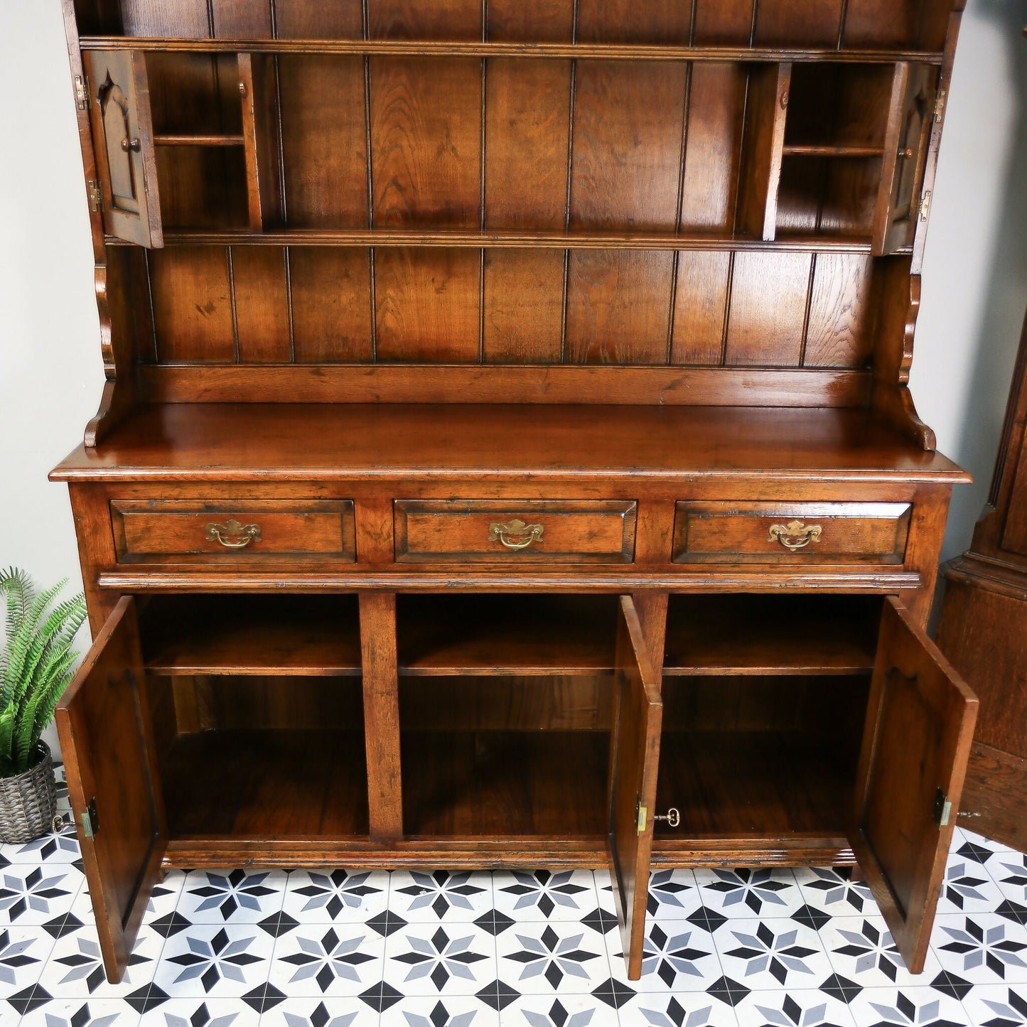 Oak Welsh Dresser by Batheaston Furniture with Plate Rack and Keys