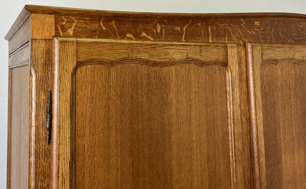 Wardrobe Vintage French Louis Oak Triple Door Carved Armoire Cabinet LOT 6531