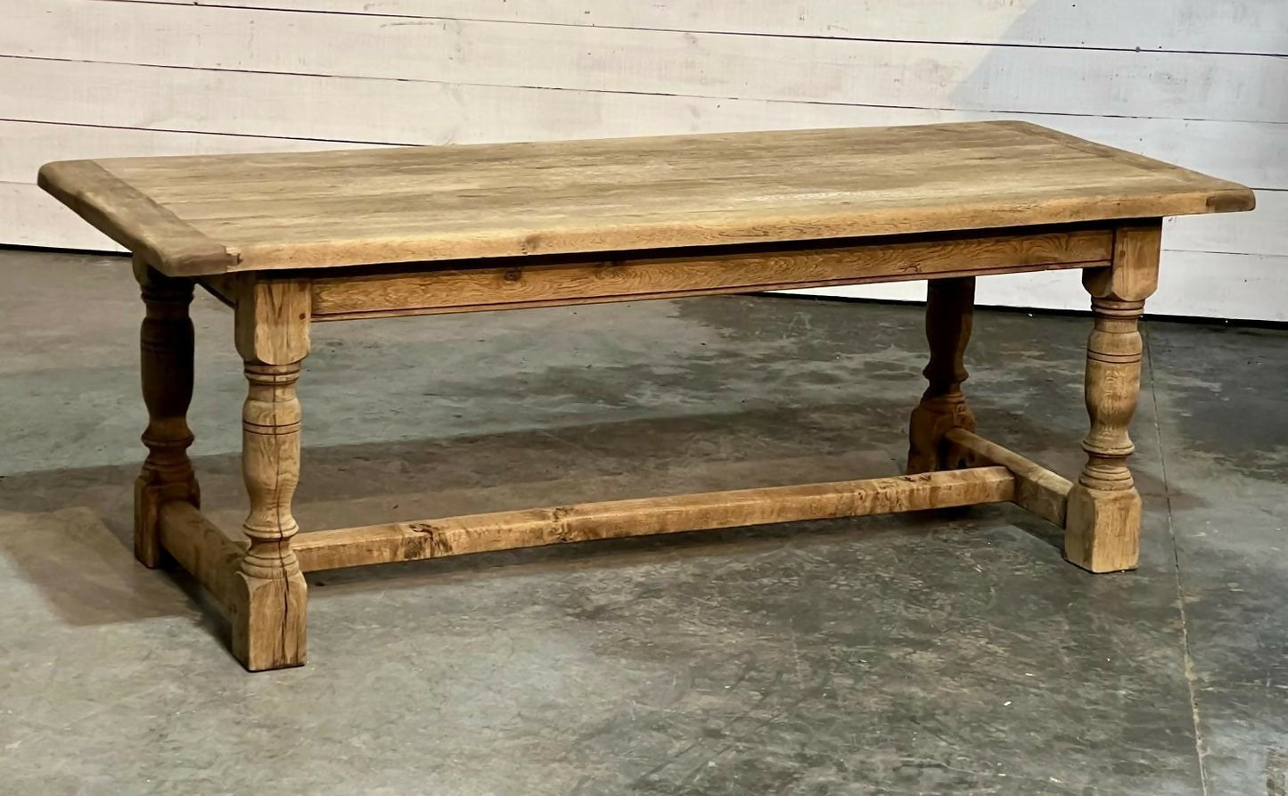 Good Quality Oak Farmhouse Dining Table