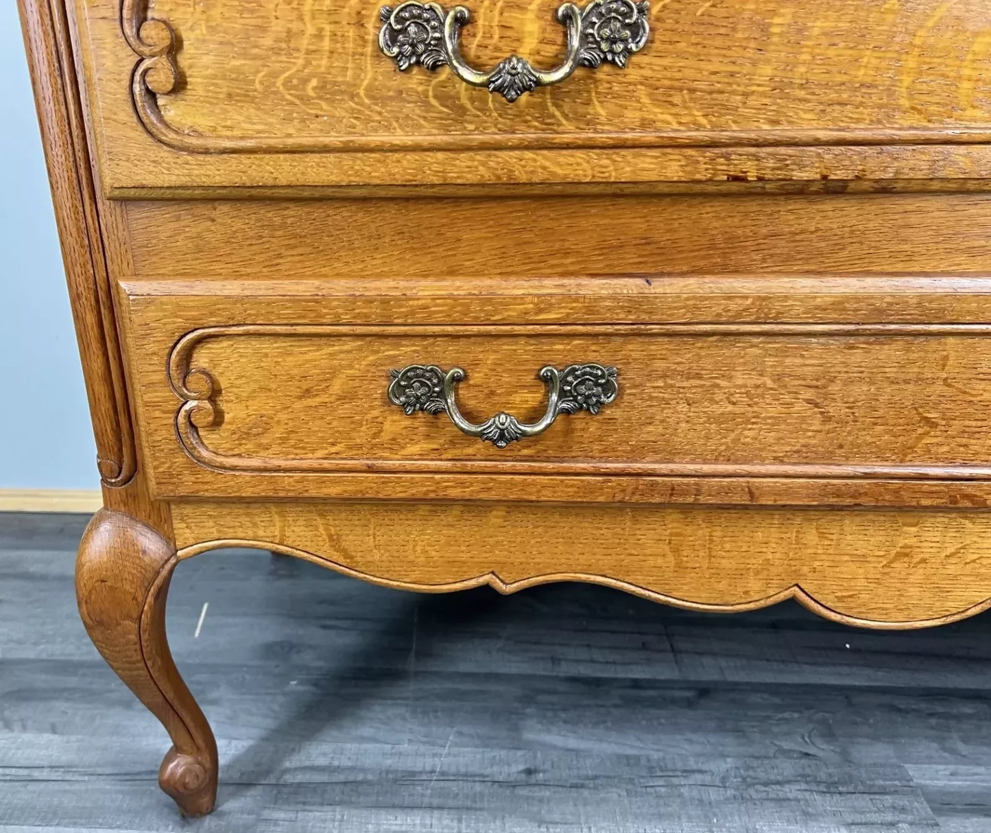 Chest of Drawers Vintage French Louis Oak with 3 Drawers Carved Cabinet LOT 4468
