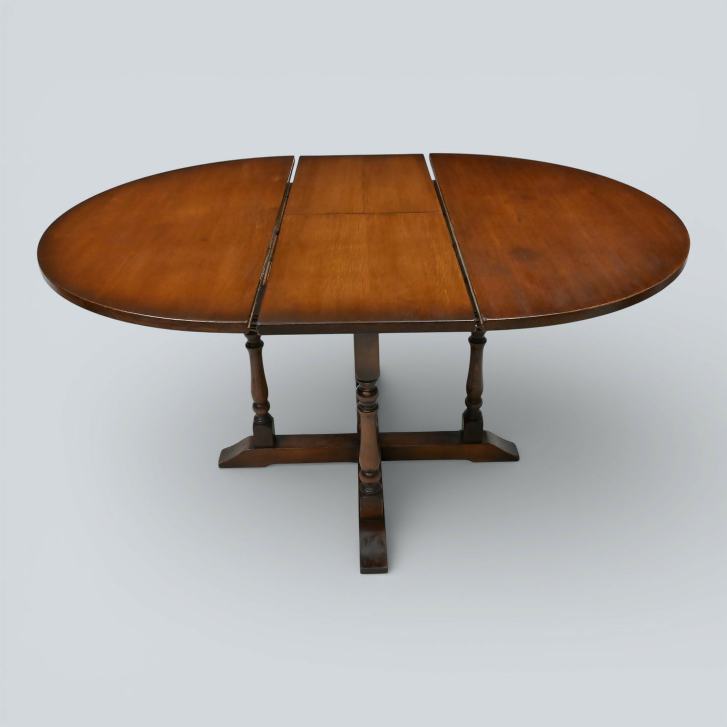 Old Charm Oak Round Dining Table Extending Seats 6 Tudor Brown FREE Delivery*