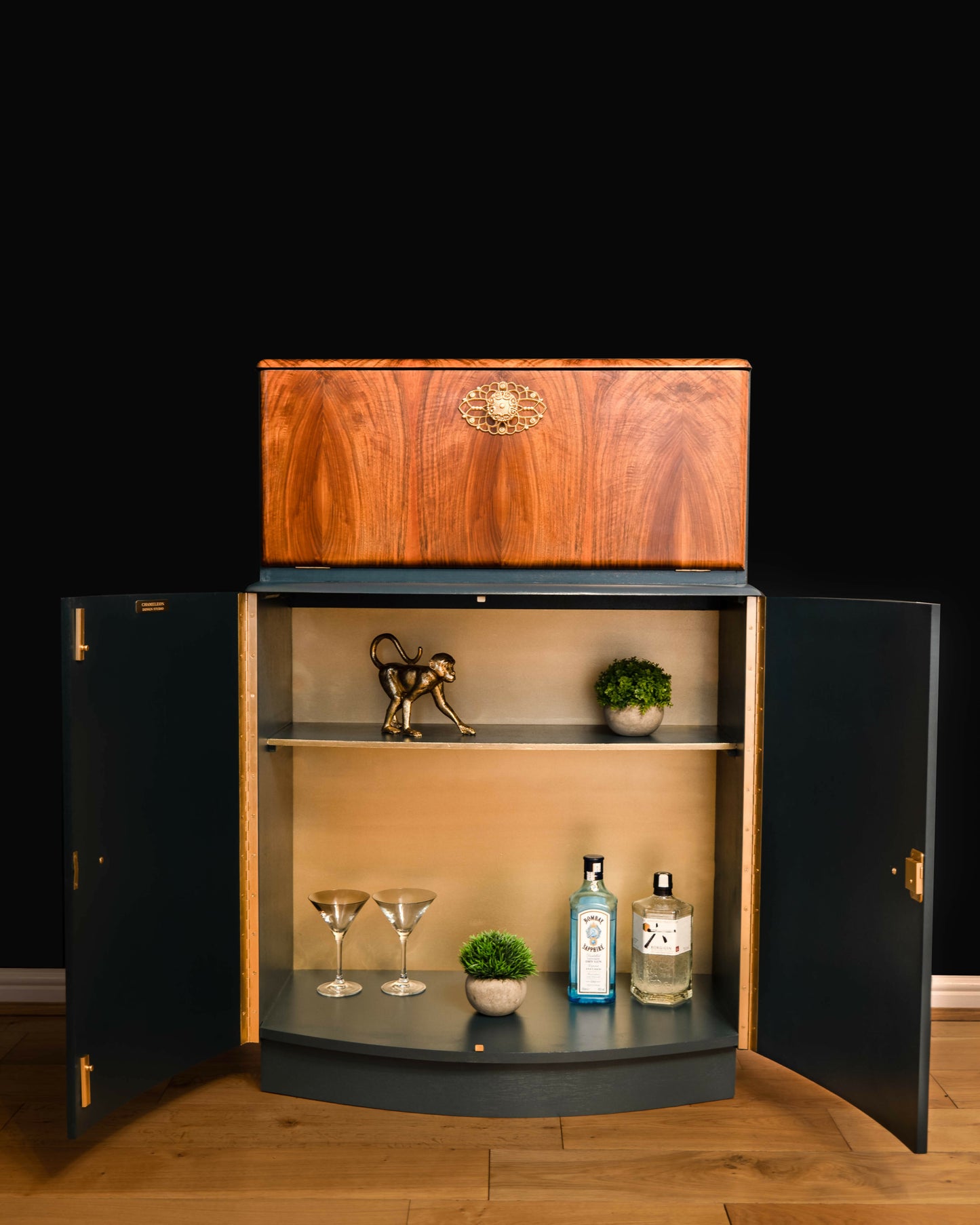 Cocktail Cabinet/ Drinks cabinet