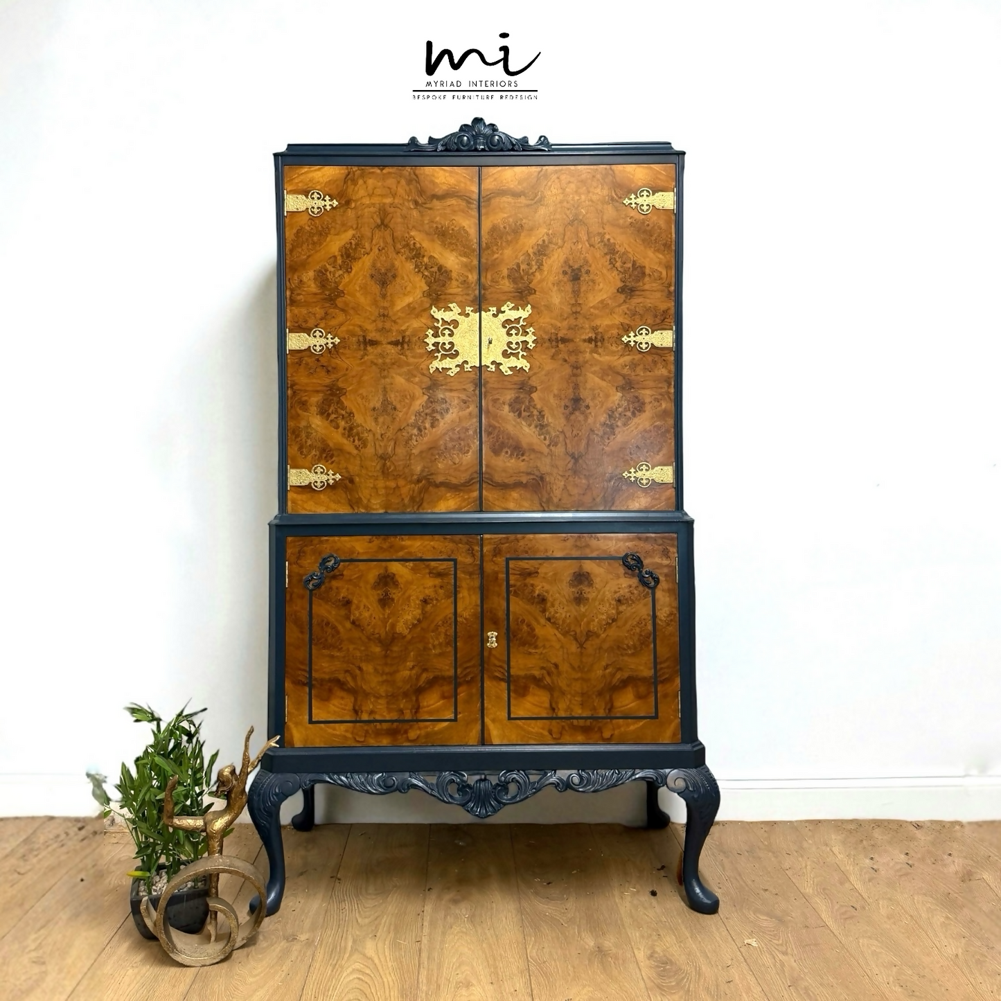 Navy blue Queen Anne cocktail cabinet, refurbished Art deco drinks cabinet, Sideboard walnut