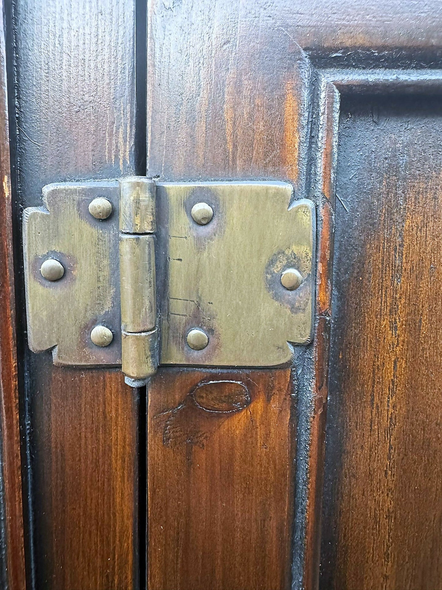 Oriental Chinese Decorated Wardrobe / Cupboard