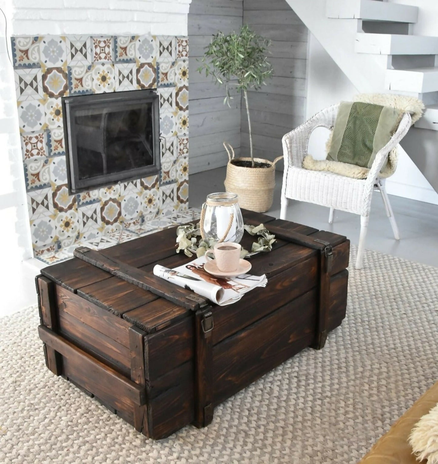 Vintage Army Chest Coffee Table, Reclaimed Wood Trunk Table on Wheels, Rustic Industrial Storage Chest, Dark Brown Loft Furniture