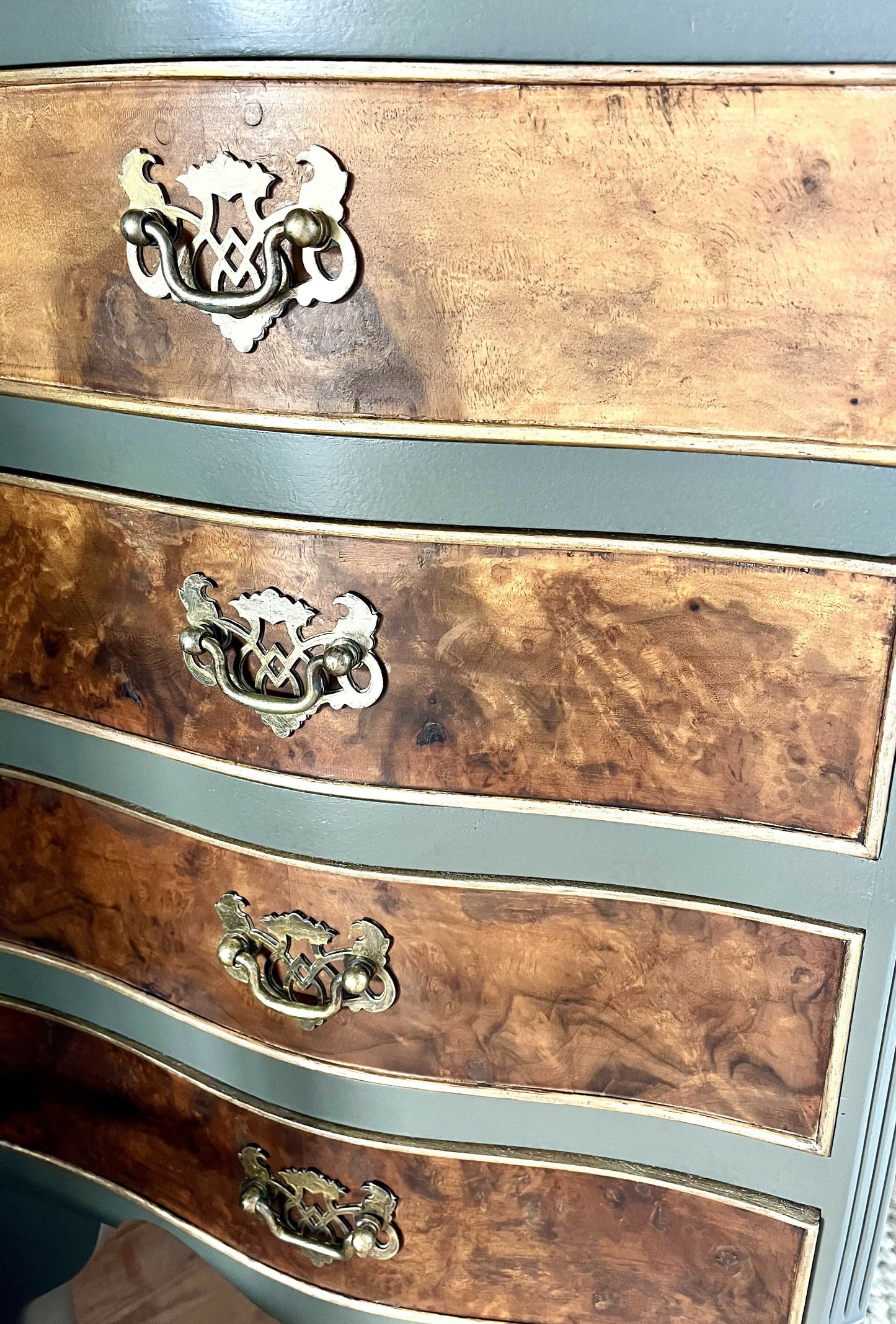 Vintage Burr Walnut Serpentine, Chest of Drawers.