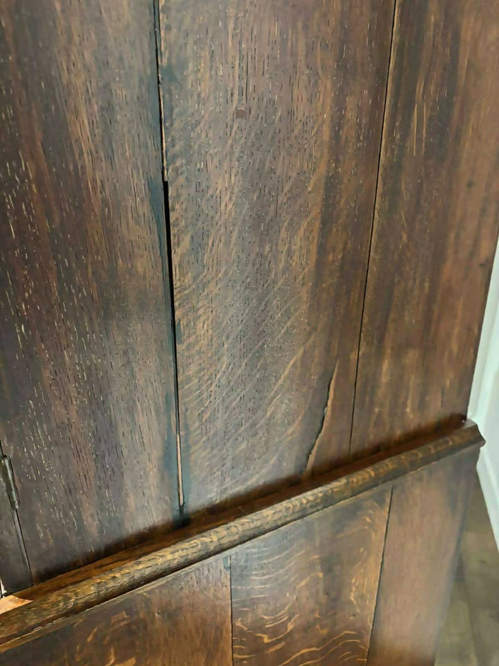 George III Oak Linen Press (c. Late 18th Century)