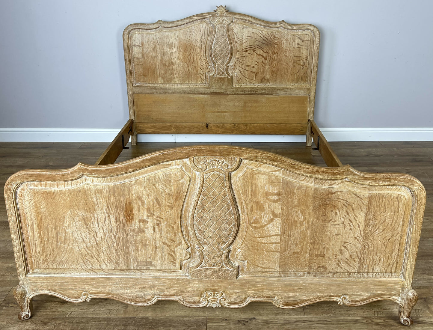 Bed Vintage French Louis XVI Oak King Size Bed Frame Carved Headboard LOT 6372