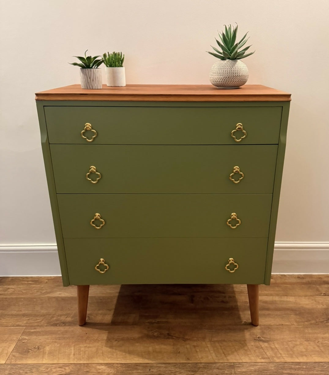 Chest of drawers