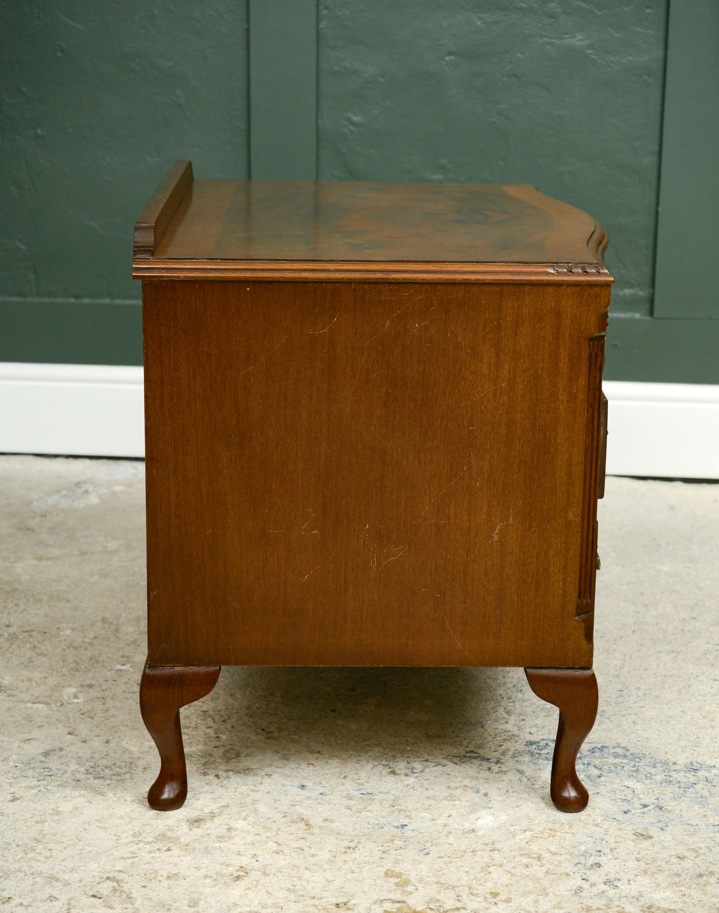 Small Burr Walnut Serpentine Chest of Drawers / Bedside Table - Queen Anne Legs