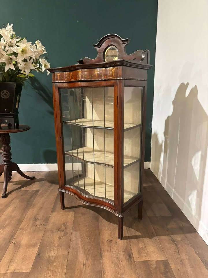 Edwardian mahogany display cabinet featuresbb