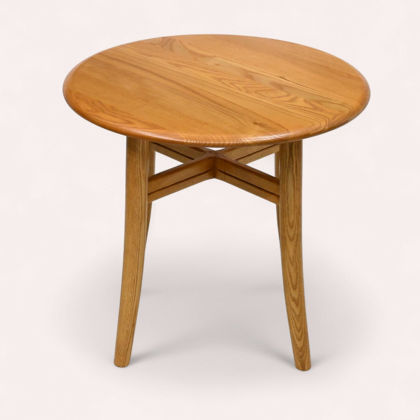 Ercol Round Side Table Light Finish And Excellent Condition Light FREE Delivery*. SBR10872/2808E