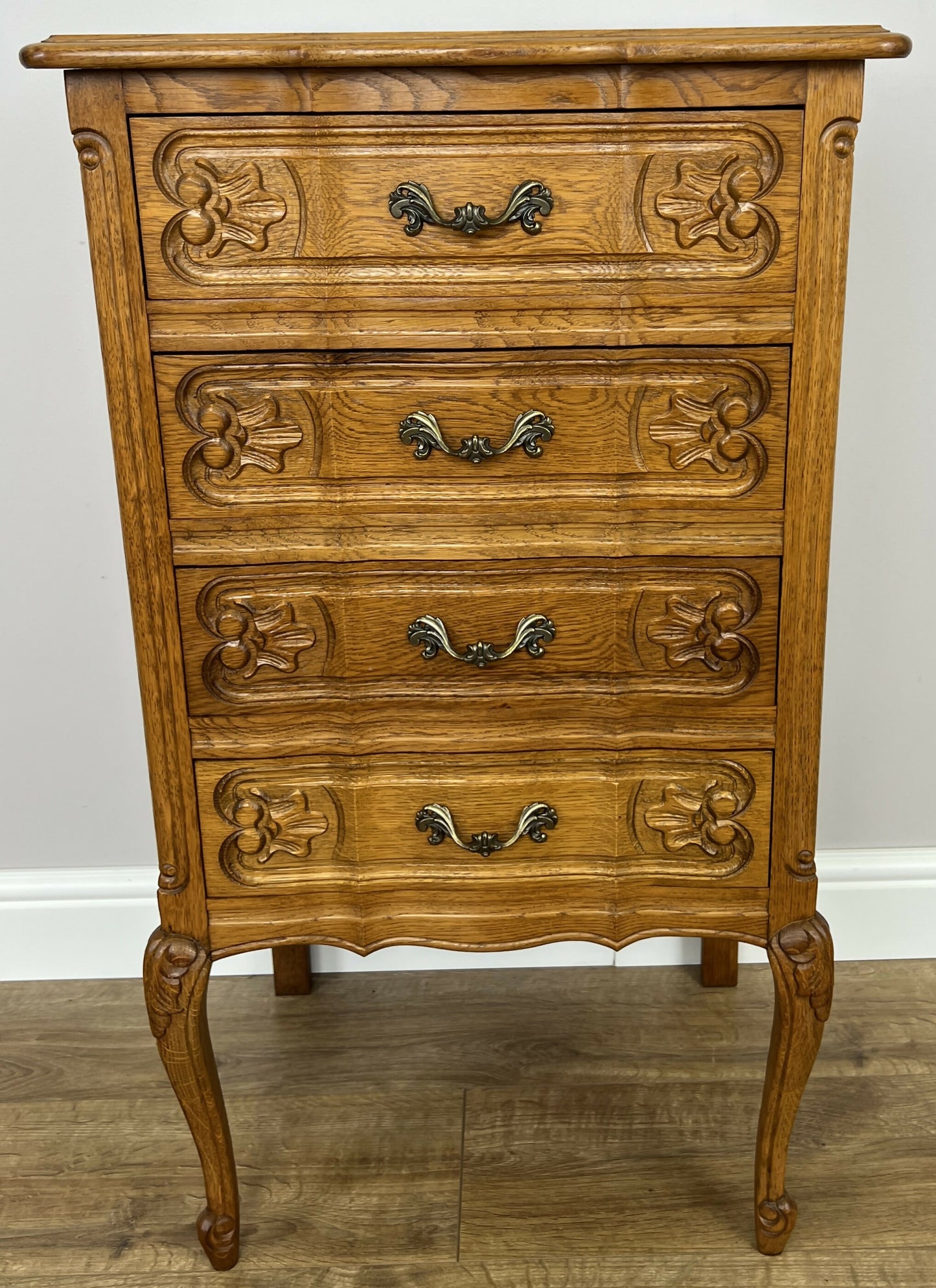 Chest of Drawers Vintage French Louis Oak 4 Drawers Carved Cabinet LOT 6231