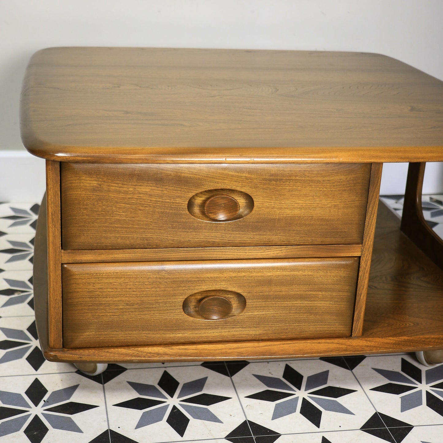 Ercol Windsor 844 Coffee Table Pandora in Golden Dawn. Bentleigh Ant