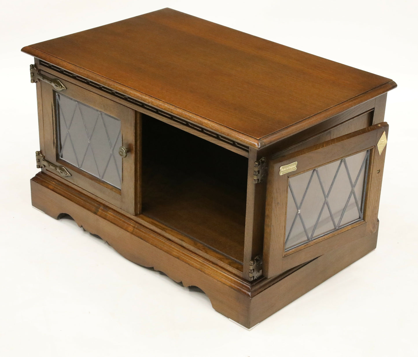 Old Charm TV Stand Light Oak Sky Box/DVD Area VGC FREE Nationwide Delivery. SBR7946/2004C