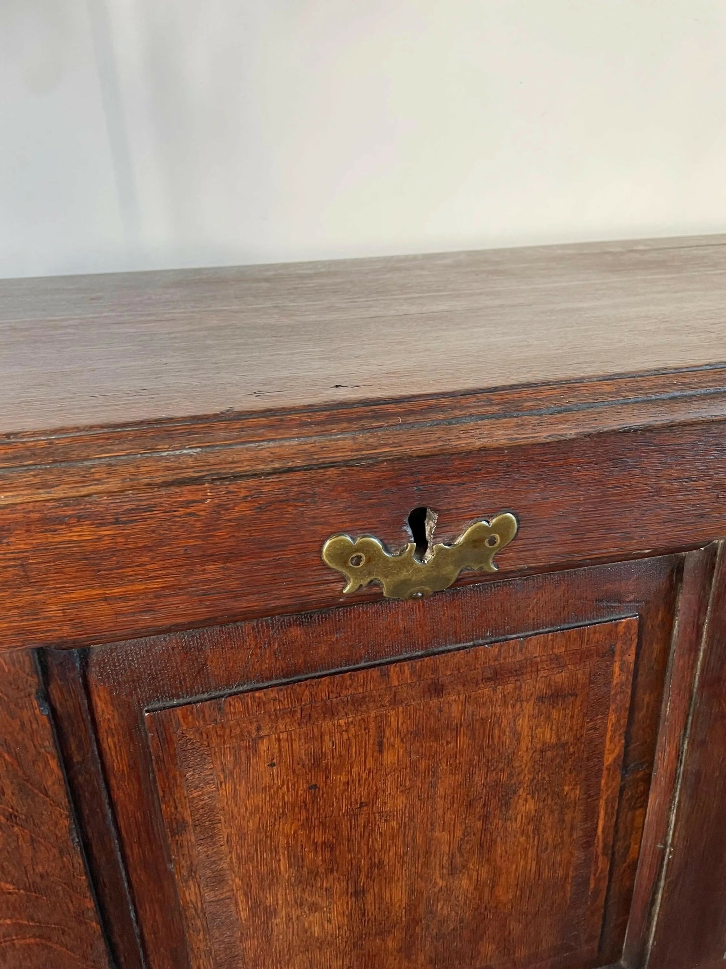 An antique 18th century mule chest / blanket box