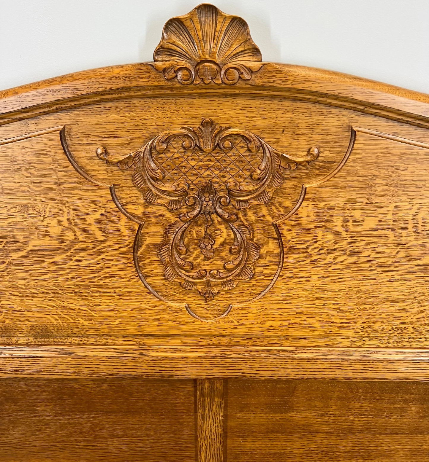 Bed Vintage French Louis XVI Oak Double Bed Frame Carved Headboard LOT 3667