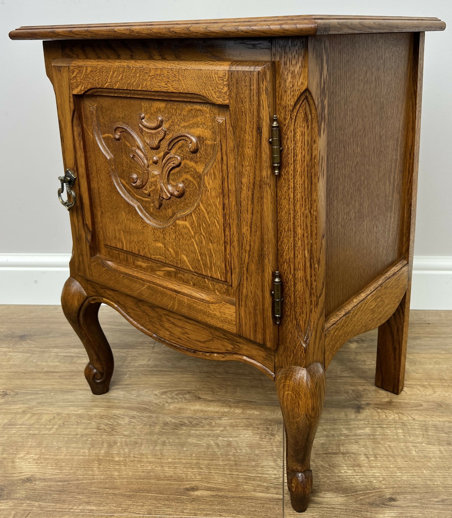 Bedside Table Vintage French Louis Style Oak Nightstand Carved Cabinet LOT 6300