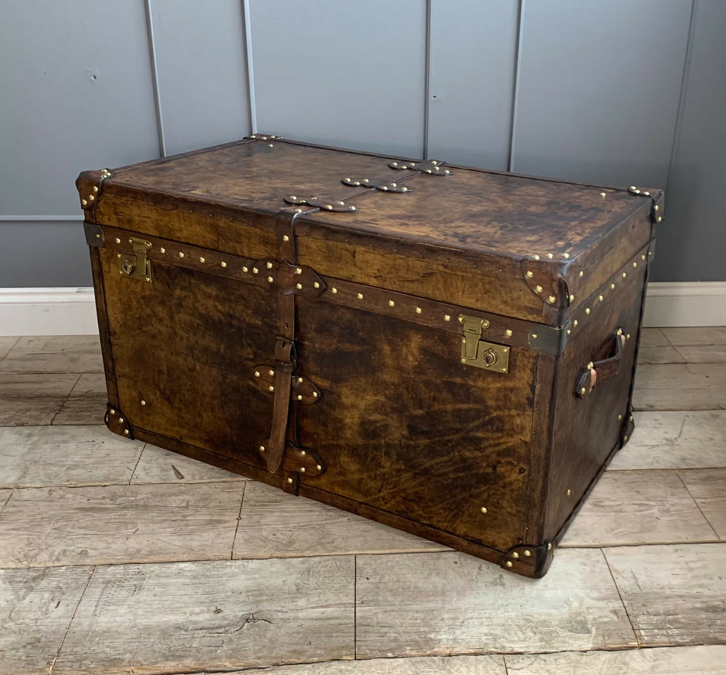 English Handmade Leather Coffee Table Trunk