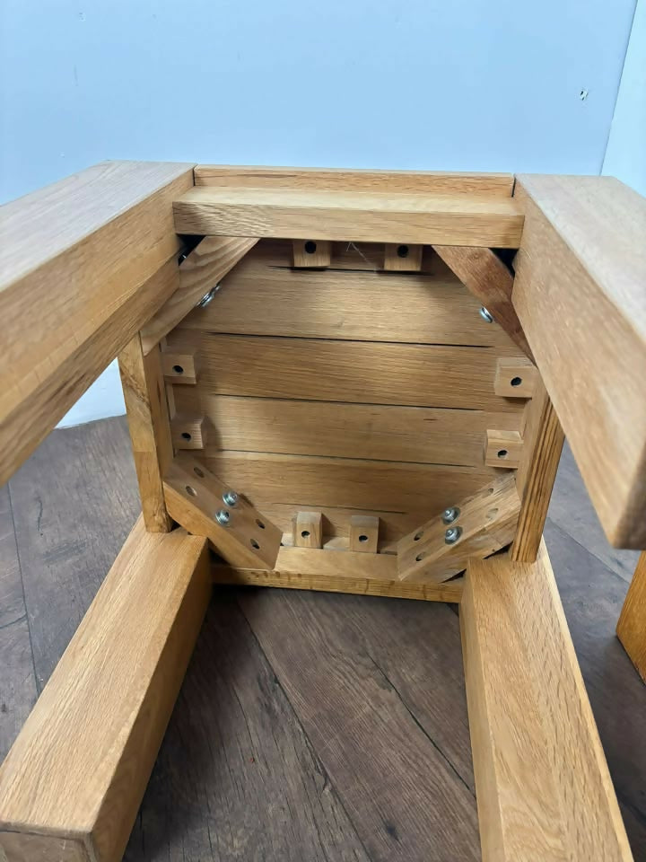 Modern Pair Of Solid Oak Side Tables / Lamp Tables