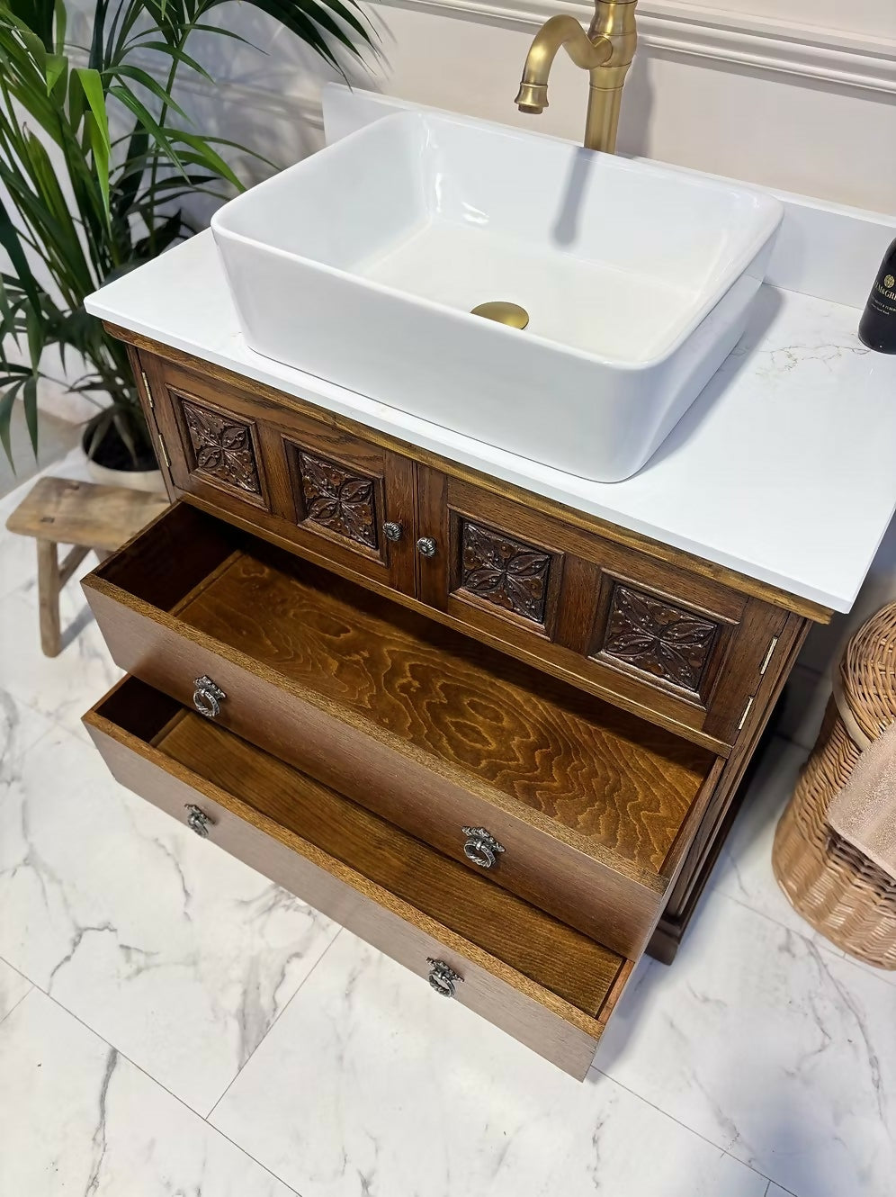 Traditional Bathroom Vintage Vanity Unit With Tap - Henry VII