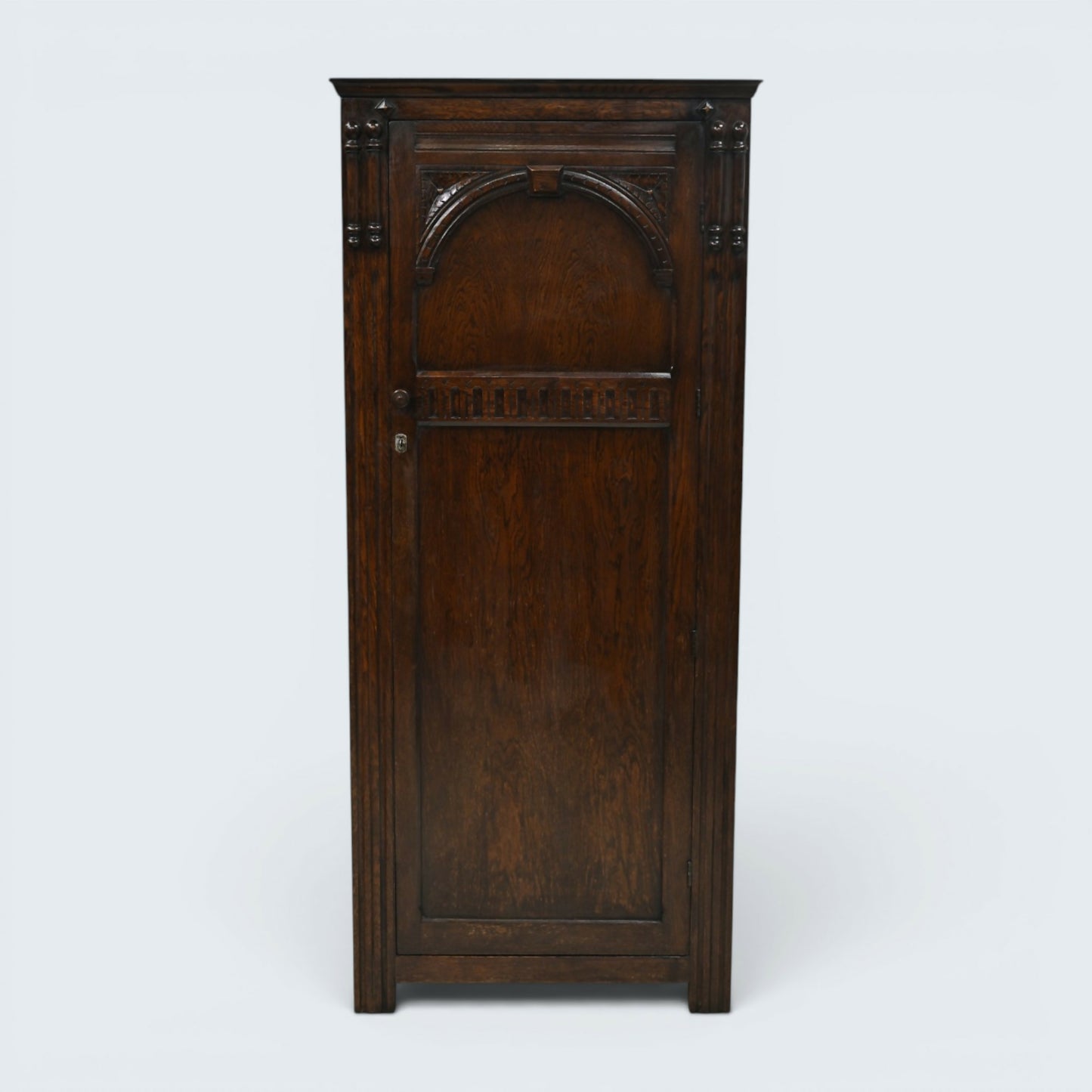 Vintage Oak Hall Cupboard/Wardrobe Gentleman's Wardrobe Carvings FREE DELIVERY*