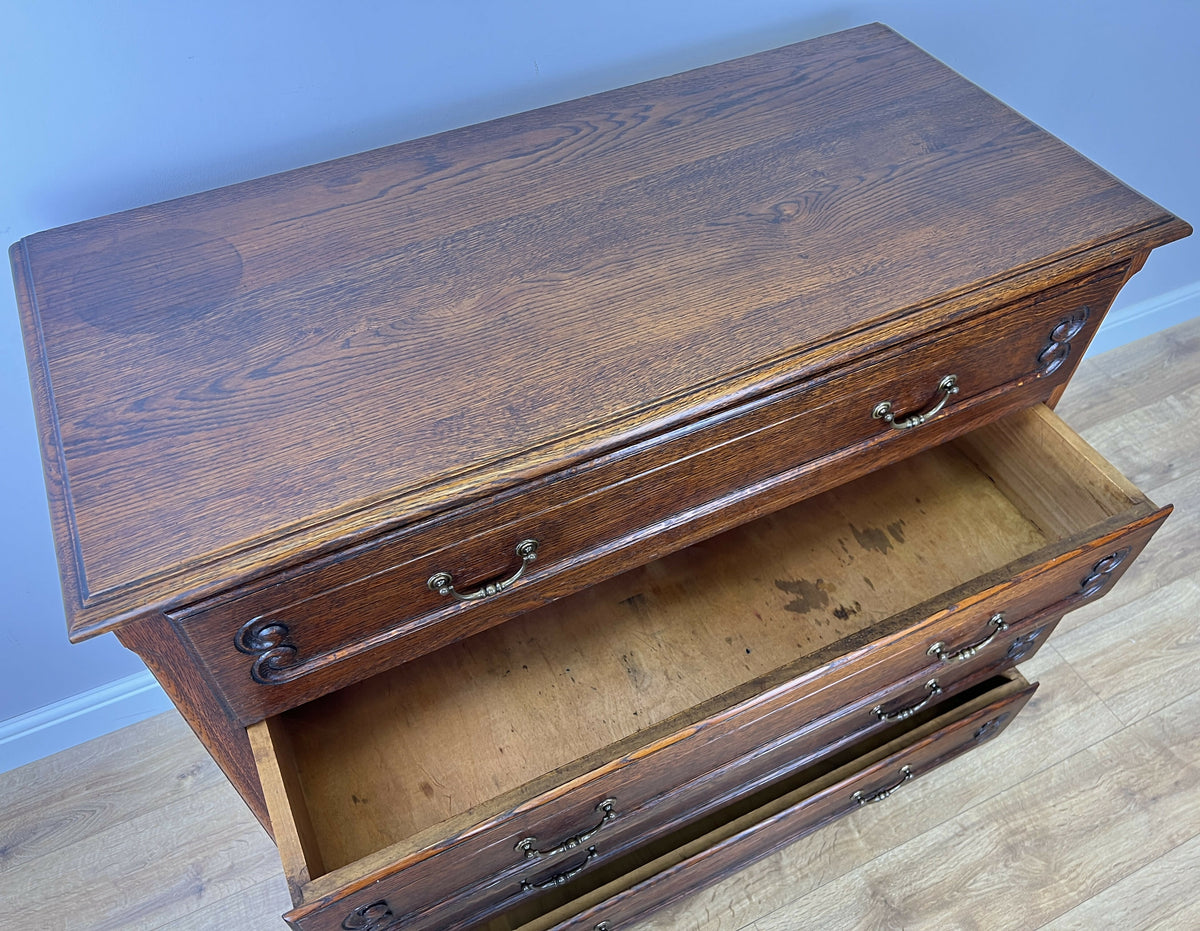 Chest of Drawers Vintage French Louis Oak 4 Drawers Carved Cabinet LOT 6527
