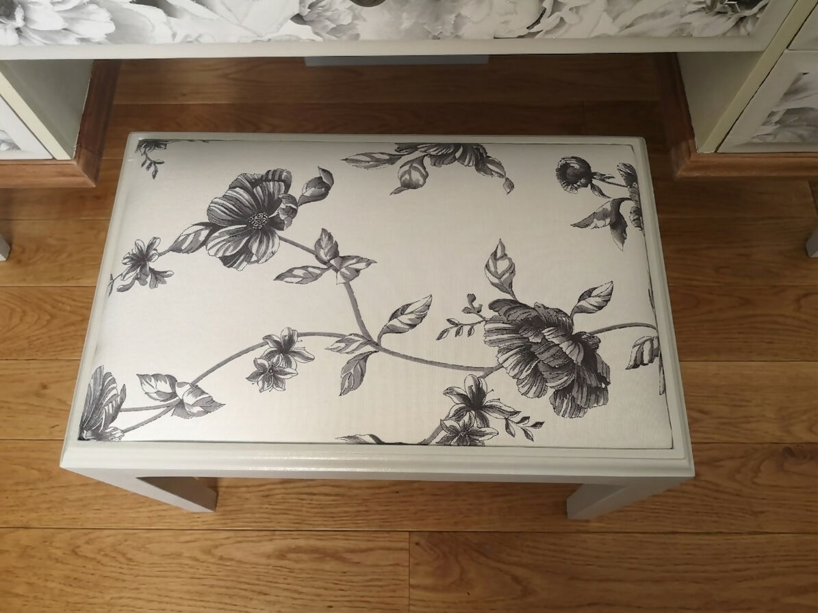 Stag Minstrel dressing table with matching floral pattern stool