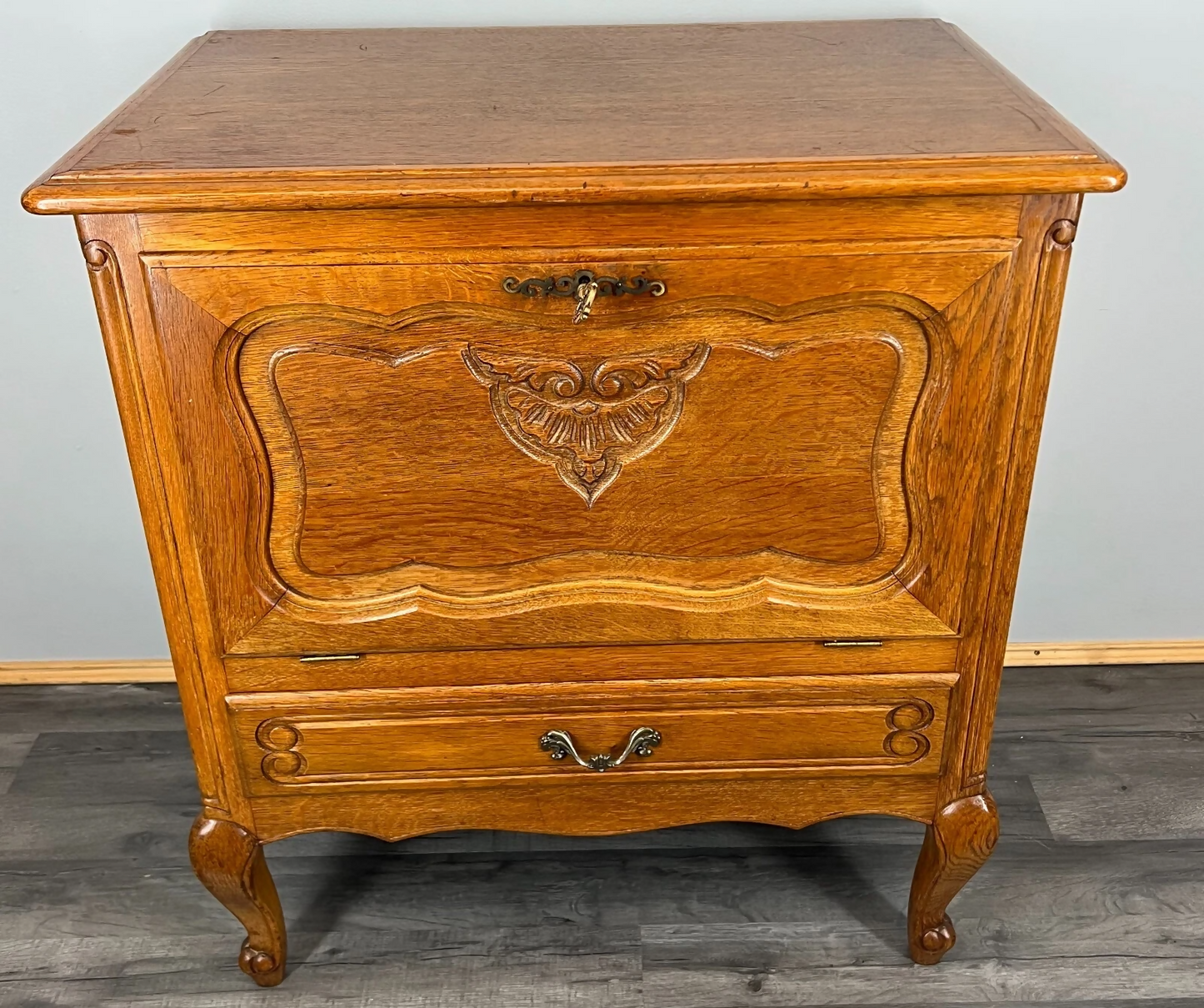Cabinet Vintage French Louis XIV Style Bureau Sideboard Carved Cupboard LOT 3545