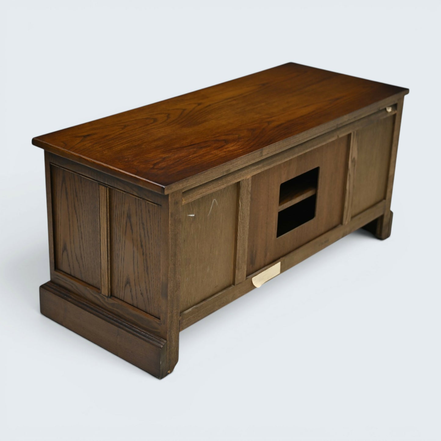 Old Charm Entertainment Cabinet TV Stand Model 2346 Light Oak FREE UK Delivery