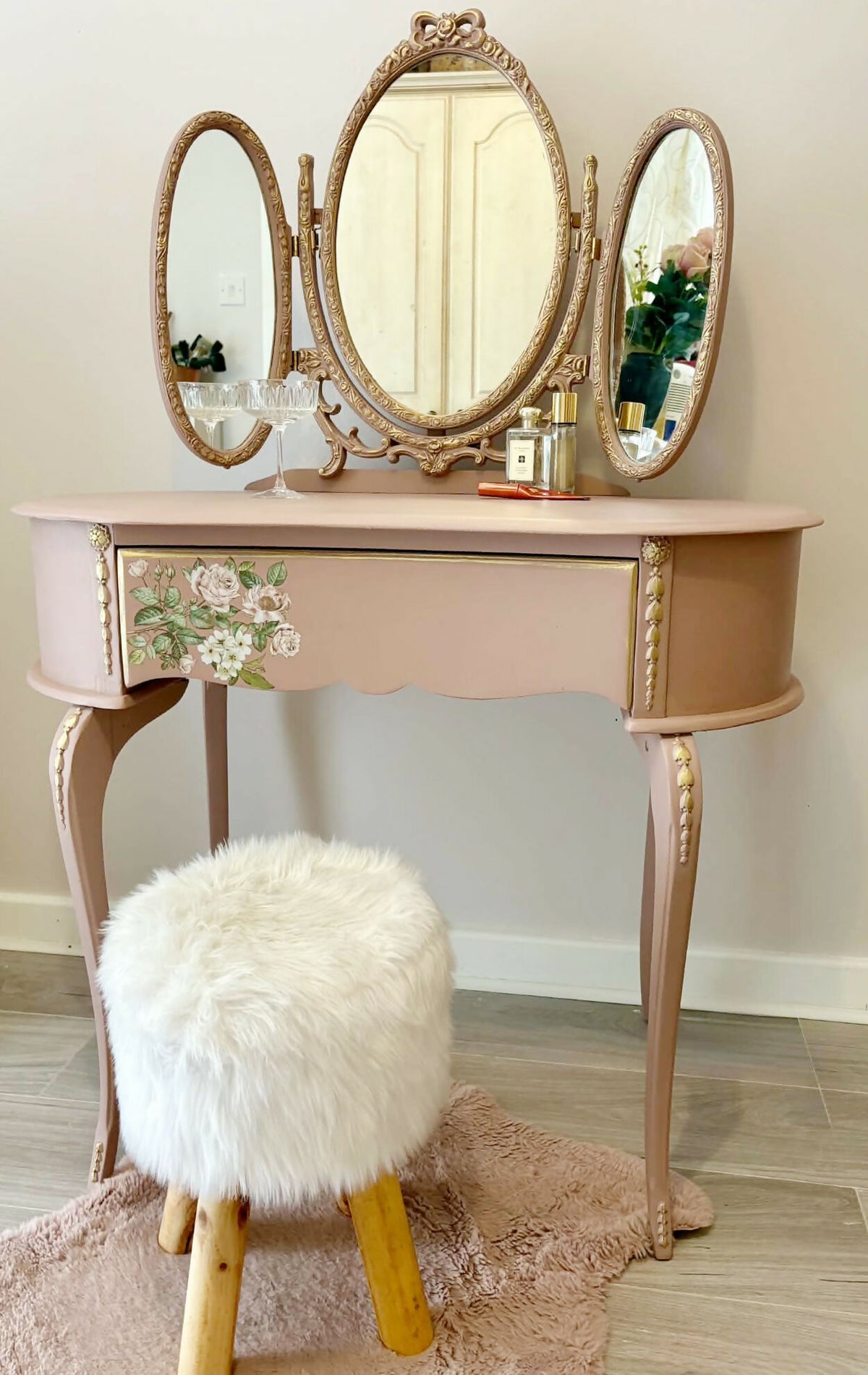 Dusky Pink vintage Dressing table with mirror