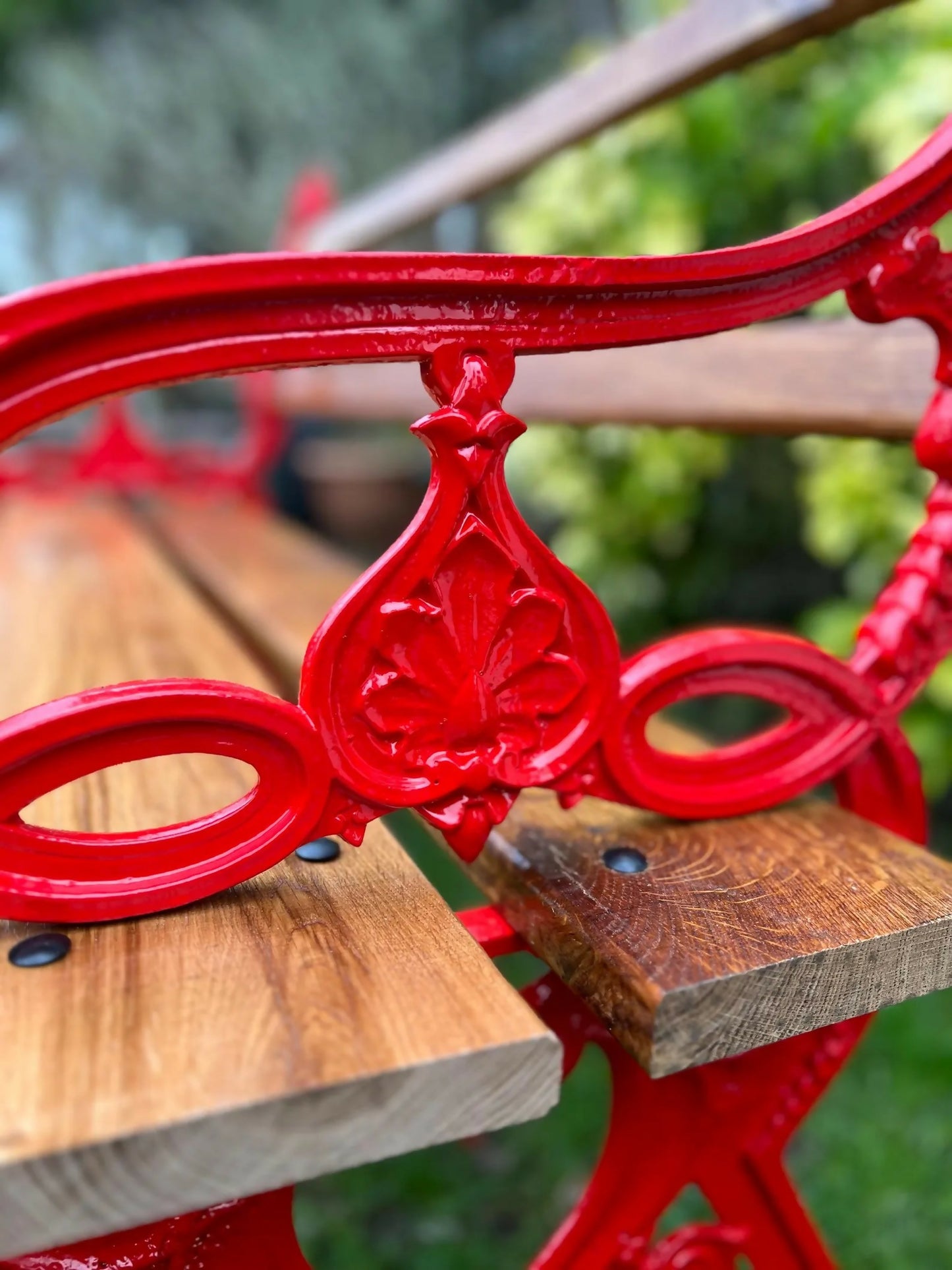 Ornate Red Garden Bench with Oak Planks