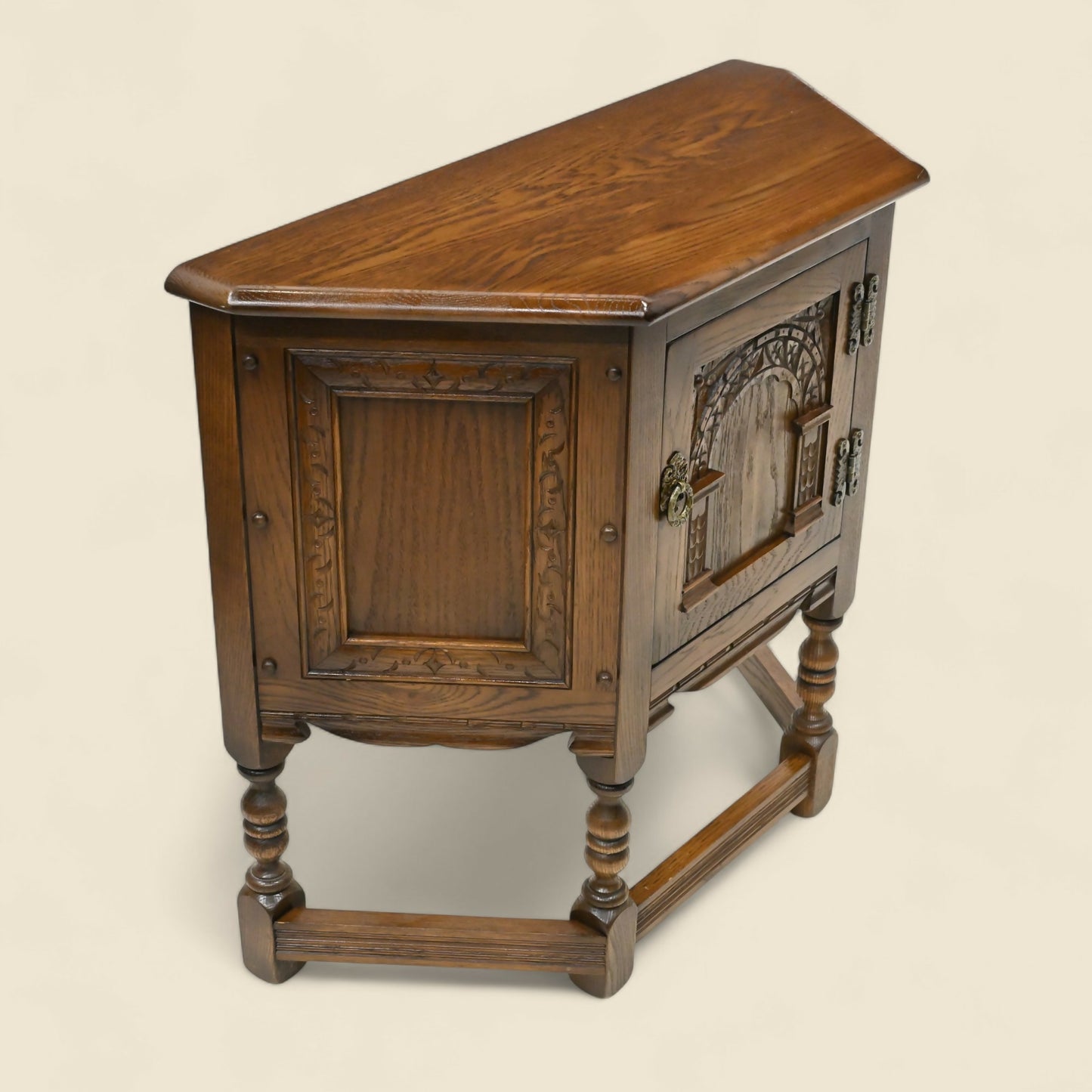 Old Charm Canted Table/Cupboard Light Oak Finish #1434 FREE UK Delivery*. SBR10389/2804E