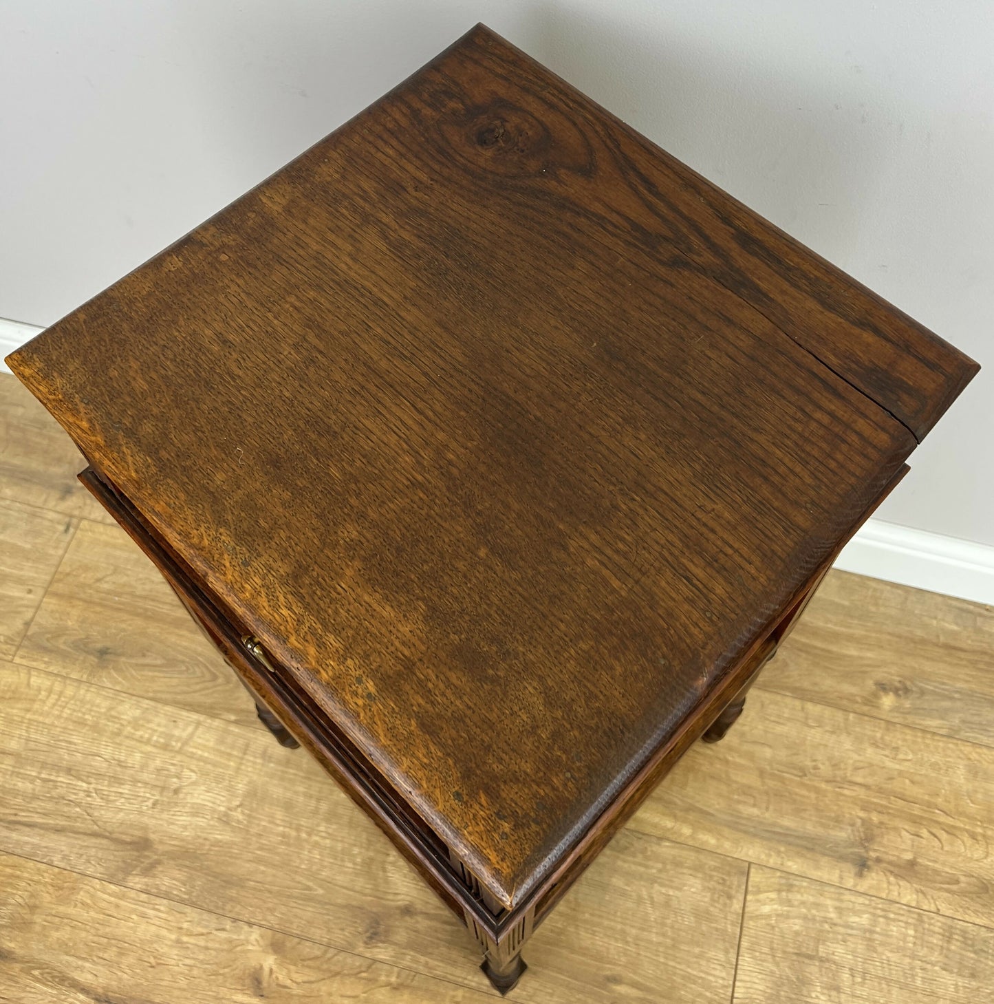 Bedside Table Antique French Style Oak Cabinet Carved Nightstand LOT 6393