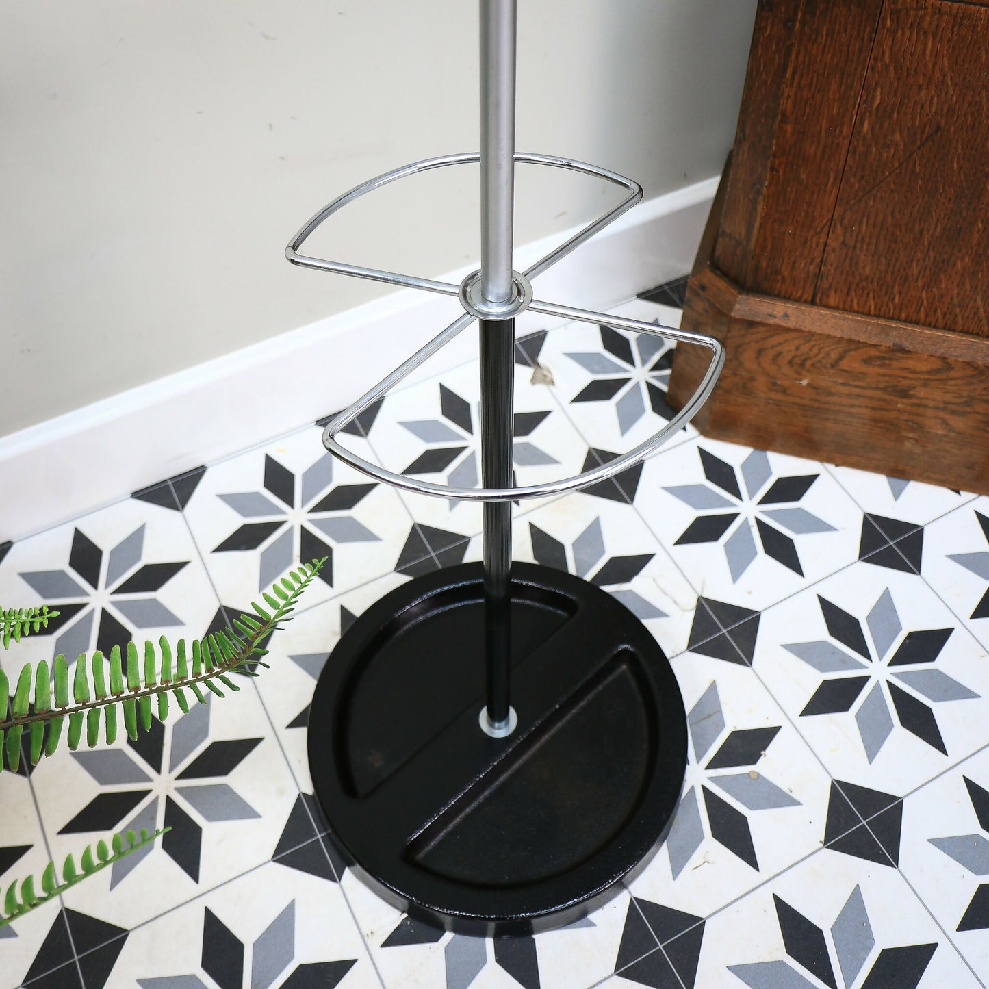 Vintage Atomic Sputnik Metal Coat Stand by Hago. 1960s