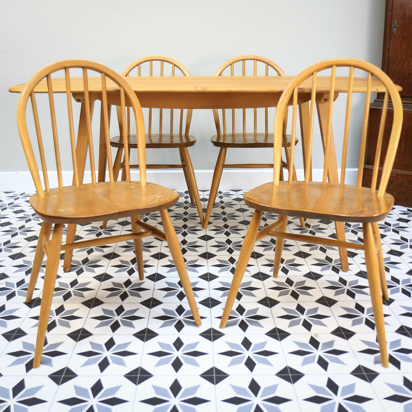 Four Ercol Windsor 370 Dining Chairs with 382 Elm Plank Dining Table